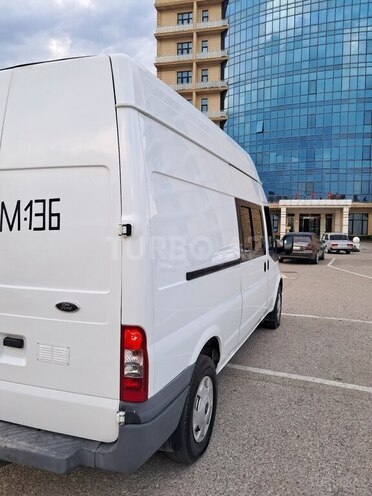 Ford Transit-10