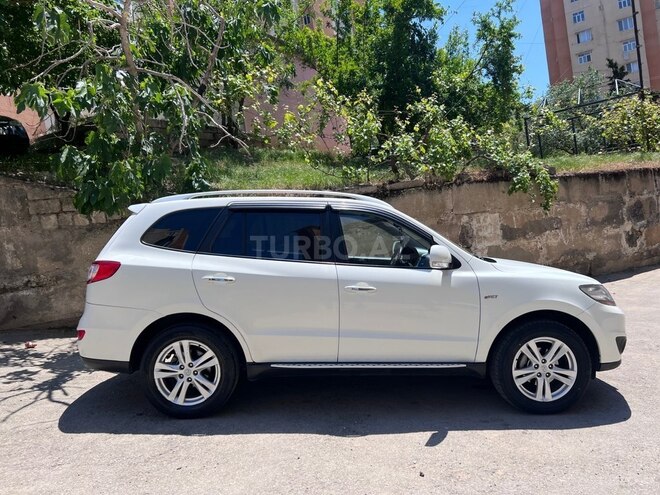 Hyundai Santa Fe-5
