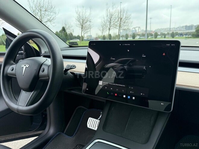 Tesla Model Y-15