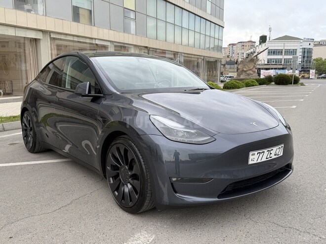 Tesla Model Y-7