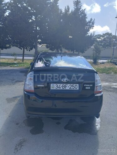 Toyota Prius-4
