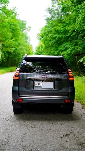 Toyota Land Cruiser Prado-9