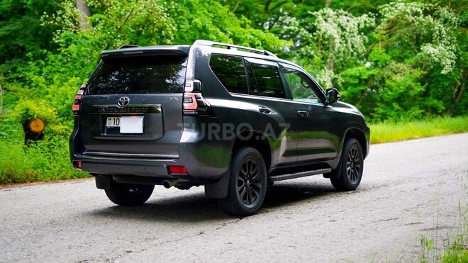 Toyota Land Cruiser Prado-5