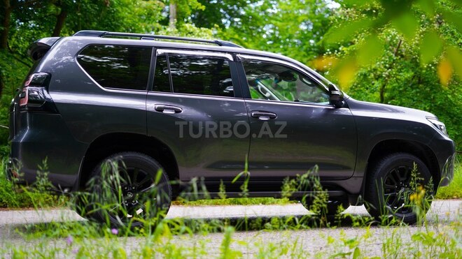 Toyota Land Cruiser Prado-8