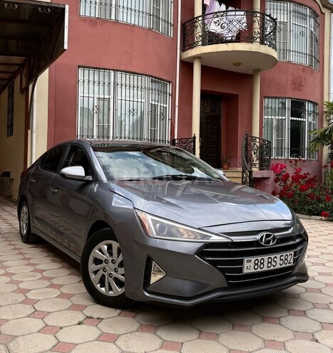 Hyundai Elantra-1