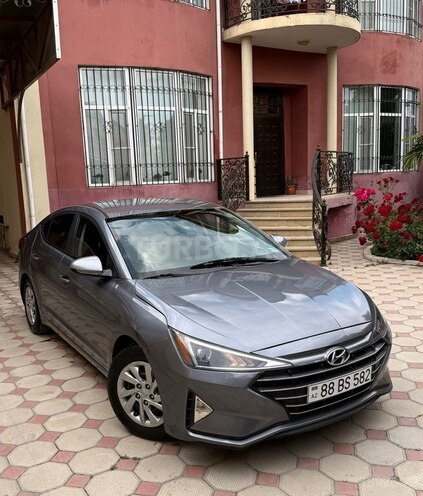 Hyundai Elantra-3