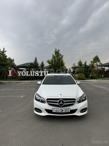 Mercedes E 220-11