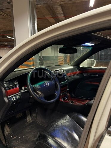 Lexus LS 460-6