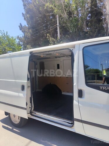 Ford Transit-6