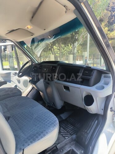 Ford Transit-7