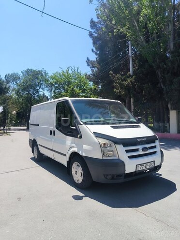 Ford Transit-3
