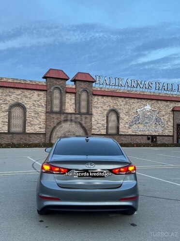 Hyundai Elantra-2