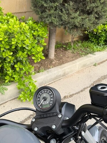 Harley-Davidson XL883N Sportster Iron 883-8