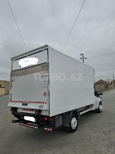 Ford Transit-5