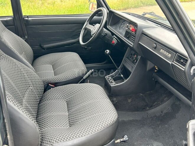 LADA (VAZ) 2107-2