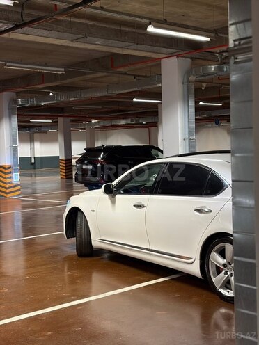 Lexus LS 460-11