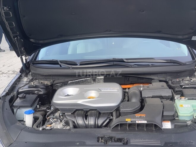 Hyundai Sonata-16