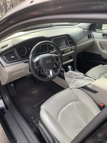 Hyundai Sonata-8