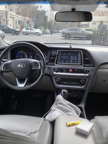 Hyundai Sonata-19