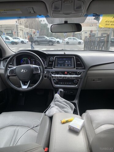 Hyundai Sonata-18