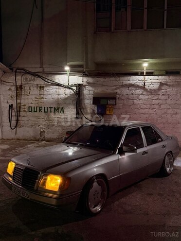 Mercedes 220 E-8