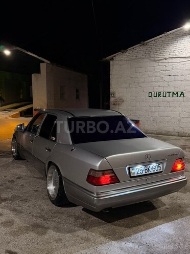 Mercedes 220 E-4