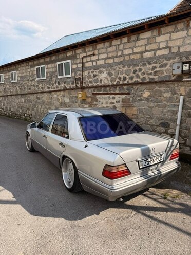 Mercedes 220 E-10