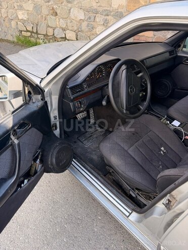 Mercedes 220 E-11