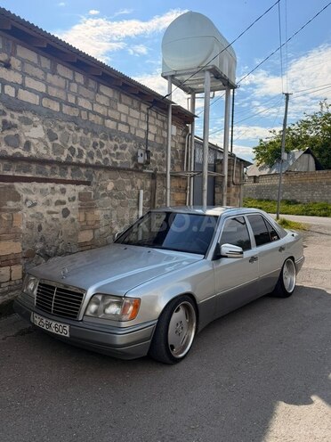 Mercedes 220 E-9