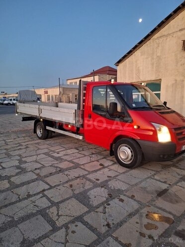 Ford Transit-4