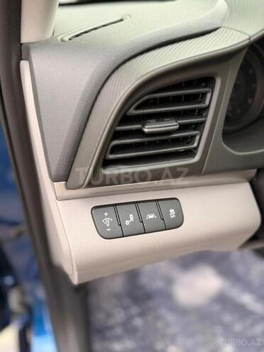 Hyundai Elantra-10