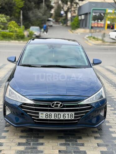 Hyundai Elantra-1