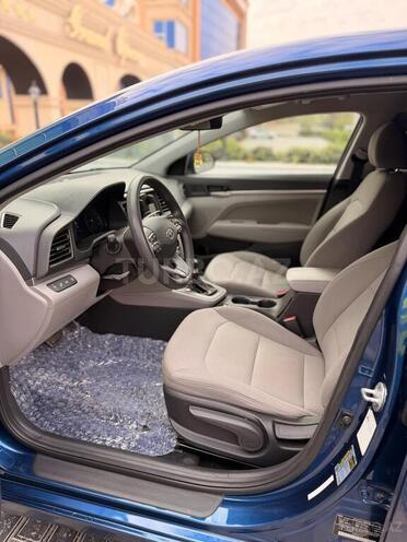 Hyundai Elantra-20