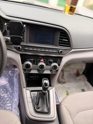 Hyundai Elantra-19