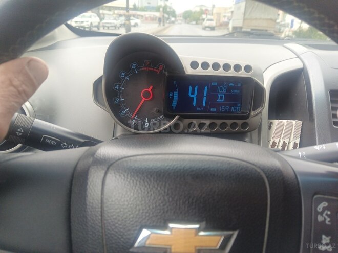 Chevrolet Aveo-12