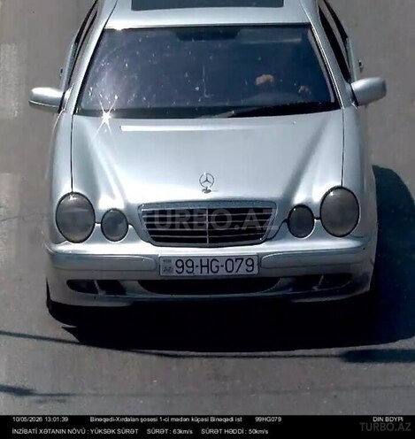 Mercedes E 270-2