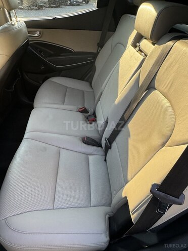 Hyundai Santa Fe-13