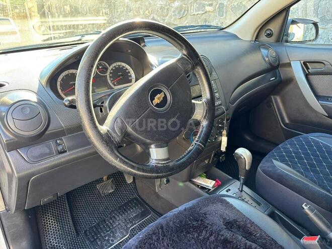 Chevrolet Aveo-5