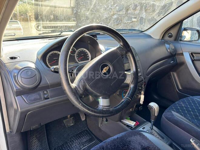 Chevrolet Aveo-4