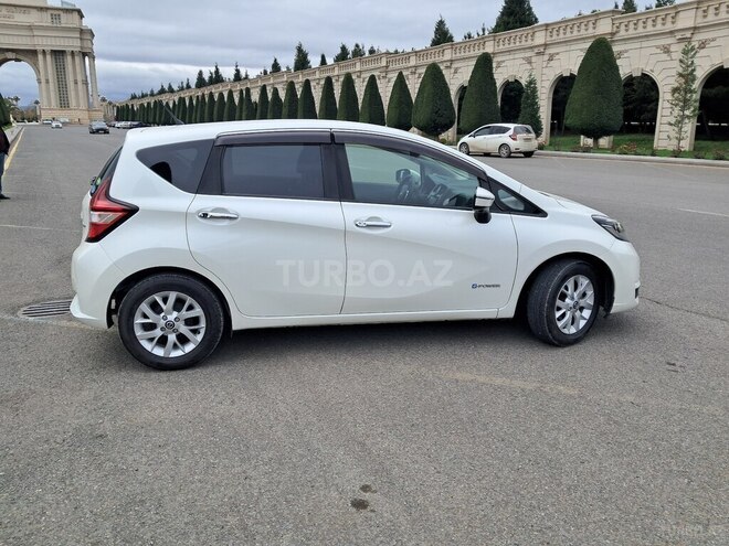 Nissan Note-5