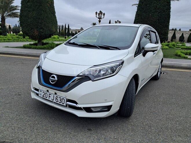 Nissan Note-8