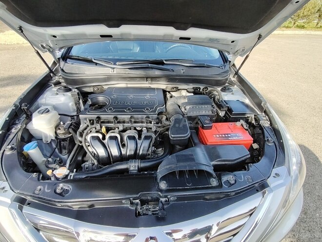 Hyundai Sonata-16
