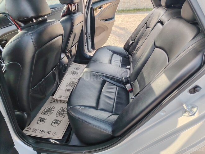 Hyundai Sonata-11