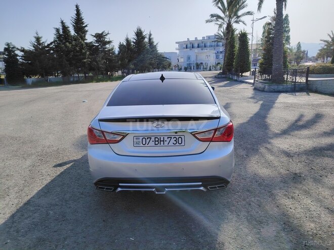 Hyundai Sonata-4