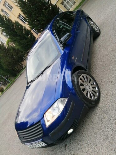 Volkswagen Passat-1