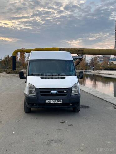 Ford Transit-6