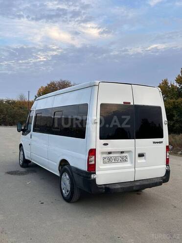 Ford Transit-10