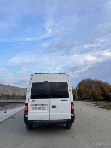 Ford Transit-11