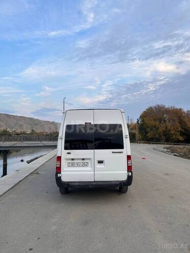 Ford Transit-9
