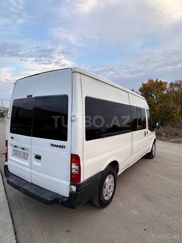 Ford Transit-8